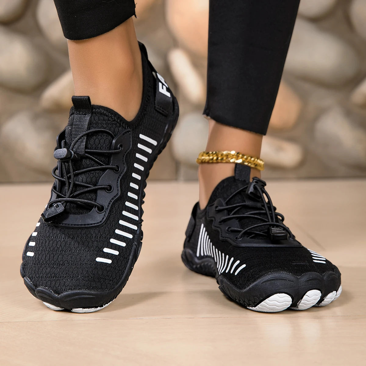 Women Barefoot Water Shoes Quick Dry Five Fingers Beach Aqua Sneakers Breathable Mesh Non Slip Lightweight Quick Lacing Swimming Surfing Yoga River Trekking Outdoor Sports Footwear 2026 New