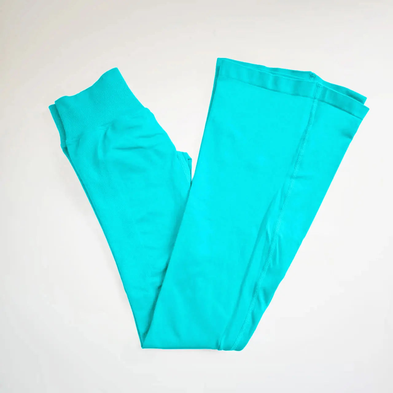 Unlock seamless fitness freedom with leggings that sculpt your silhouette.