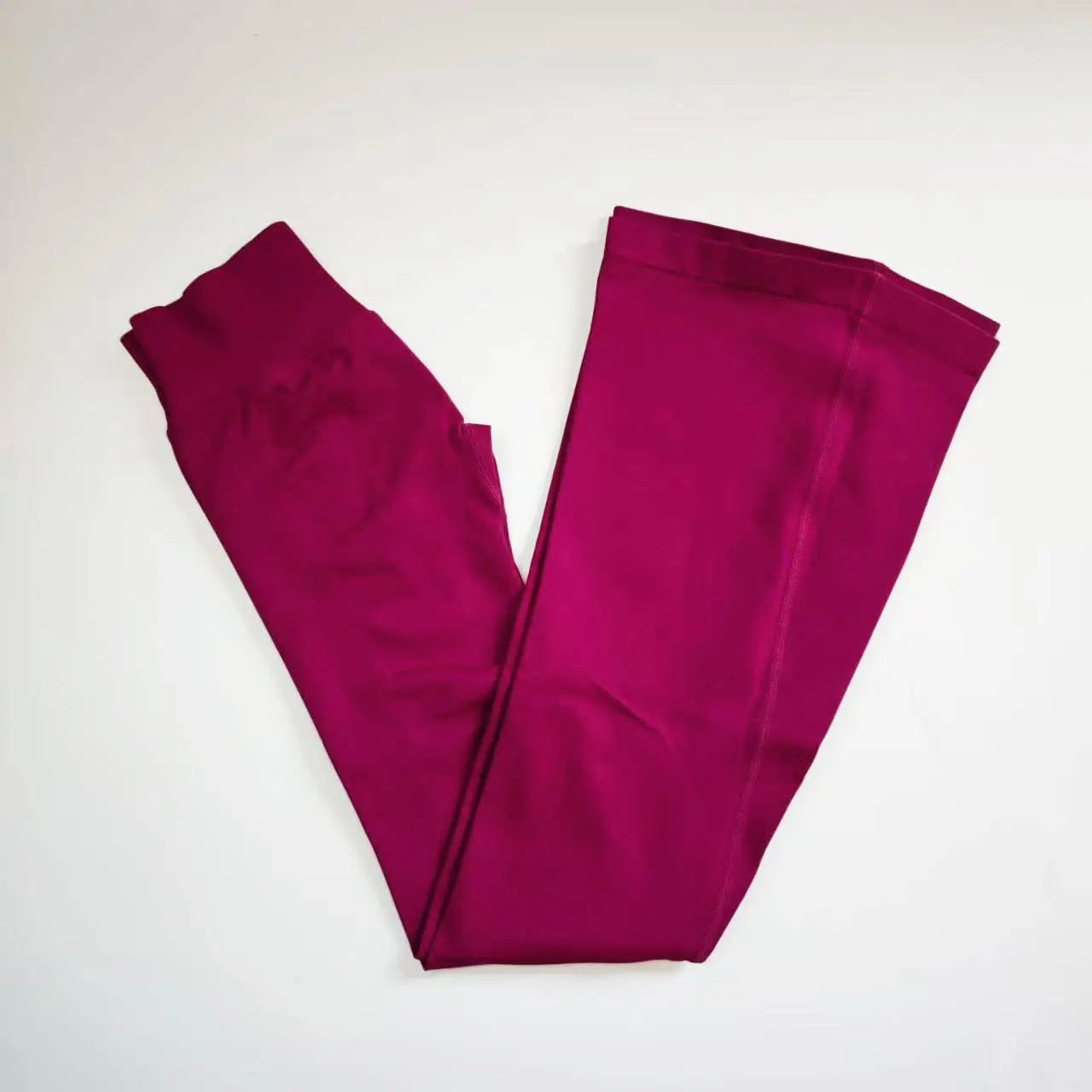 Unlock seamless fitness freedom with leggings that sculpt your silhouette.